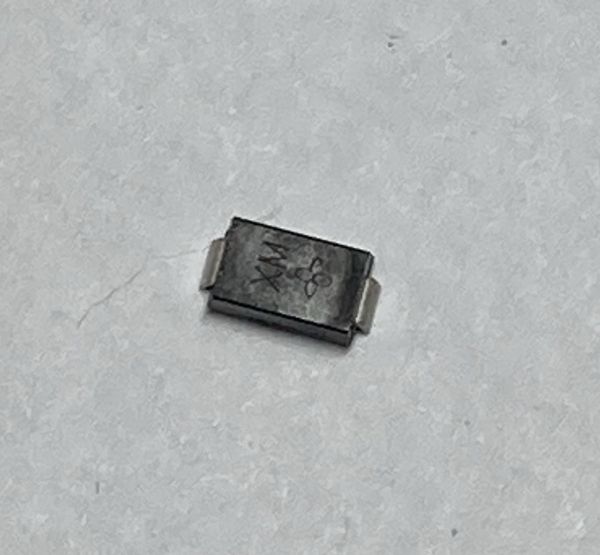 Діод VISHAY XM TVS 15V, DO-214AC (SMAJ15CA)