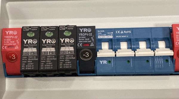 Щит захисту YRO DC1000V 4 входи, 4 виходи, IP65 (YRO-1000-4-4)